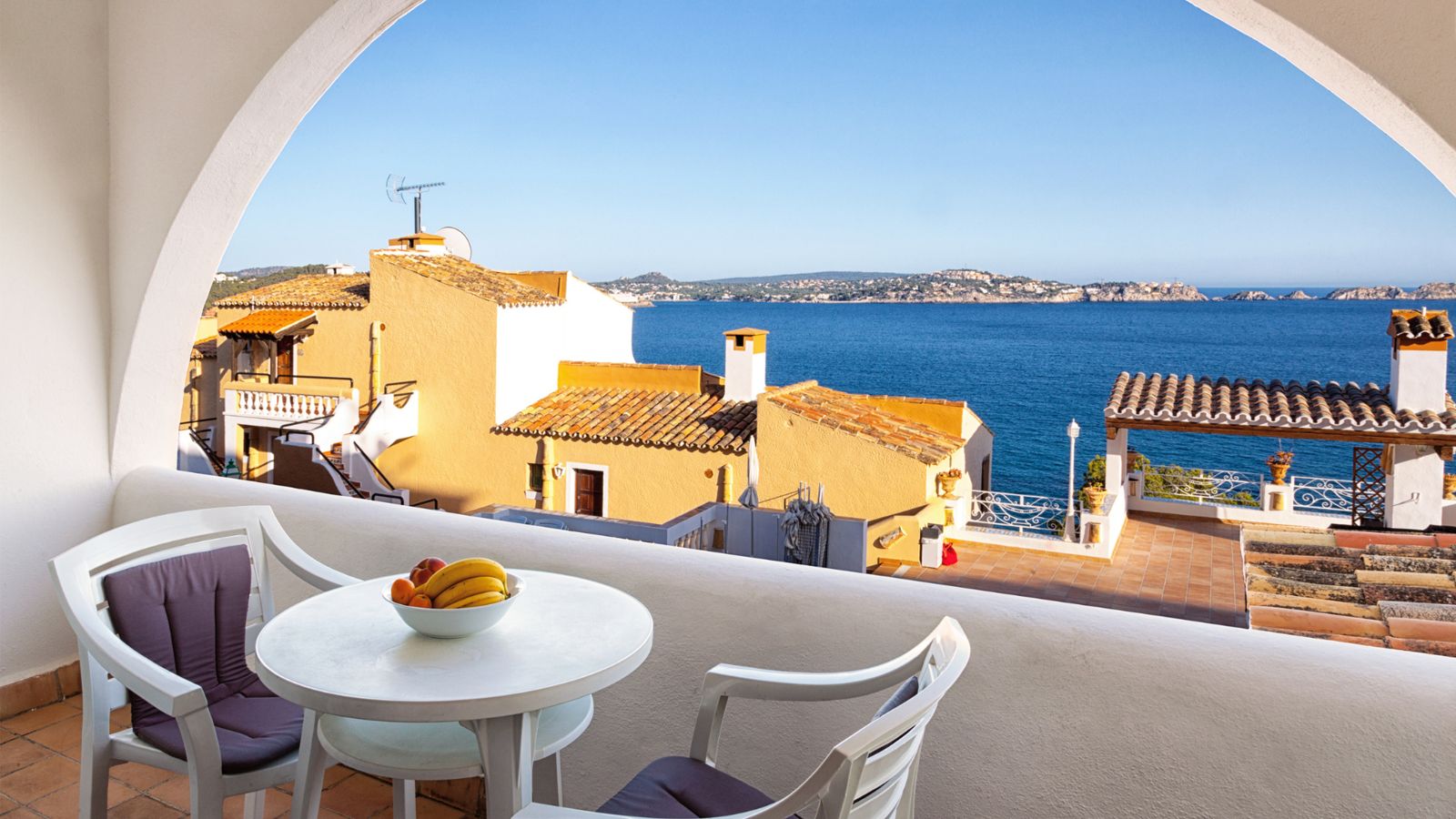 Appartement lumineux à Cannes, parquet, grandes fenêtres